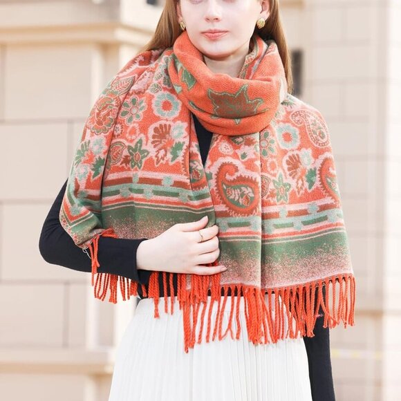 Luxurious Jacquard Scarf: Cozy Vintage Paisley Wrap for Winter Elegance - Picture 9 of 9